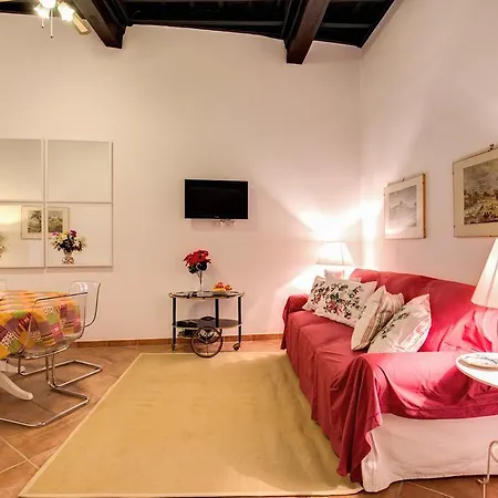 Navona Flowers Apartment