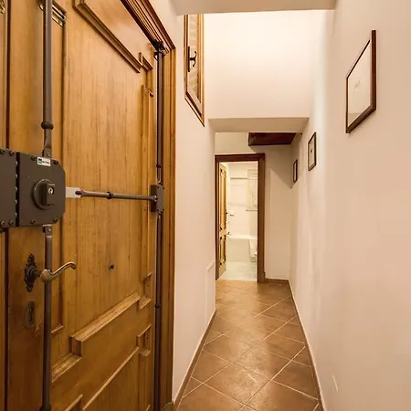 Apartment Navona Flowers
